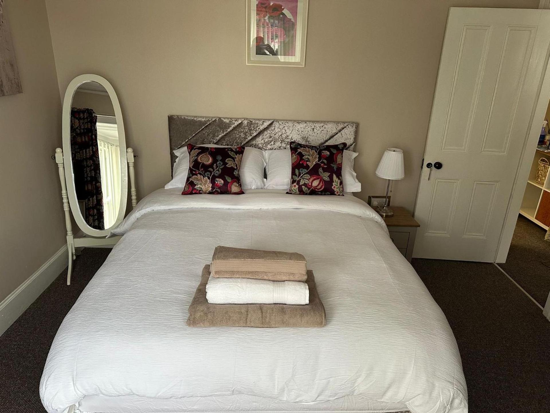3 Bed Cozy Antrim Apartment With Great Views Экстерьер фото
